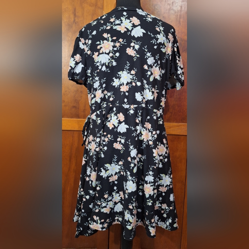 💮NO BOUNDARIES women's floral print midi dress. Size XXL - Picture 4 of 9